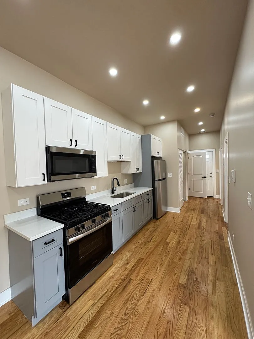 2 bed, $1,600 — Photo 1
