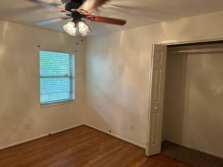105 E Woodbury Dr — Photo 12