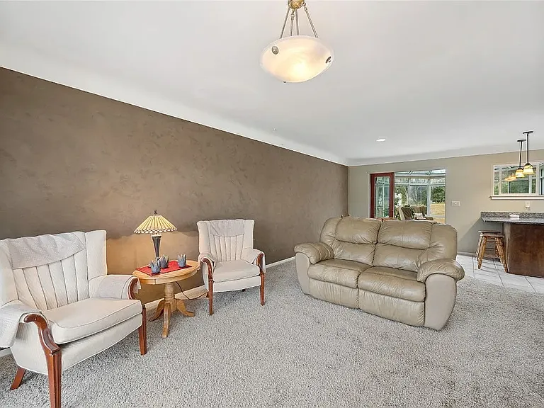 4530 Woodview Dr NE — Photo 2