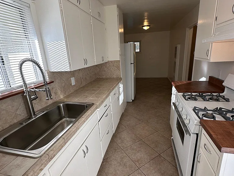 1125 Monterey Ave #5 — Photo 3