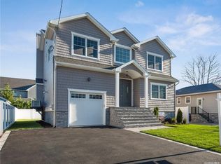 2683 Kenny Ave, Merrick, NY 11566