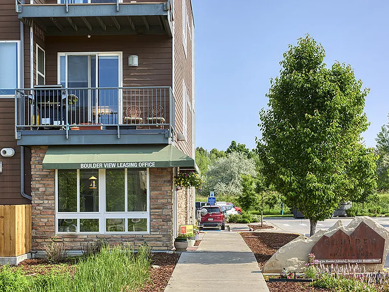 Boulder View Apartments — Photo 8