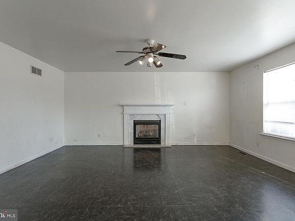 2nd image of 438 Durham Rd