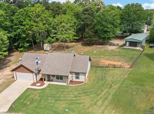232 Collins Ct, Gladewater, TX 75647