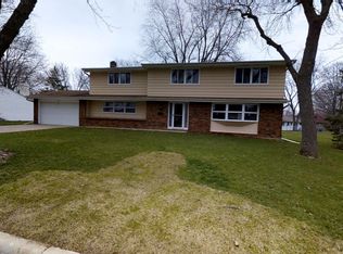 319 Meredith Rd, Albert Lea, MN 56007
