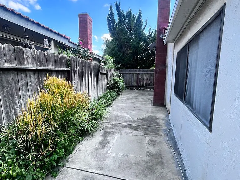 1855 Topeka Way — Photo 20