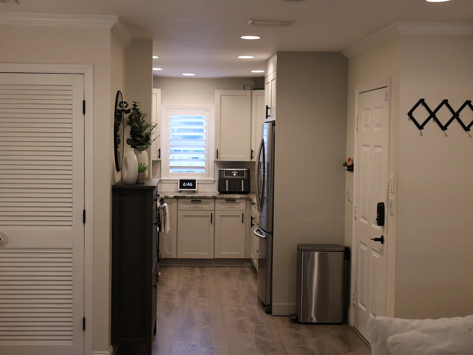 2 bed, 957 sqft, $2,000 — Photo 2