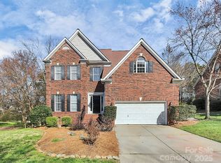 10501 Rougemont Ln, Charlotte, NC 28277