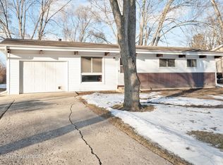 320 Rye Rd, Mundelein, IL 60060