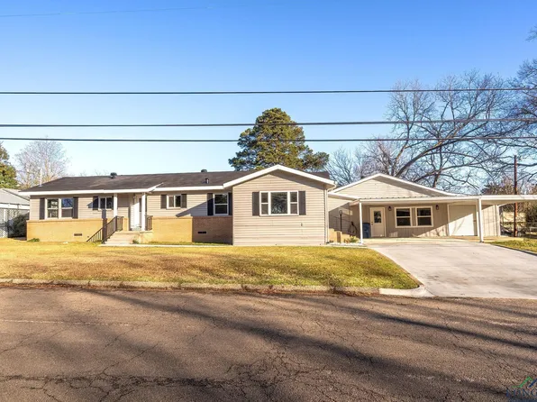 2210 E Harold St, Gladewater, TX 75647