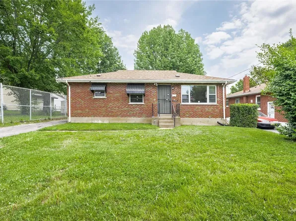 1546 Salerno Dr, Saint Louis, MO 63133