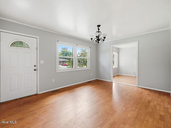 4th image of 104 Princeton Drive