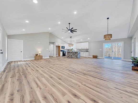 4th image of 107 Ridge Dr