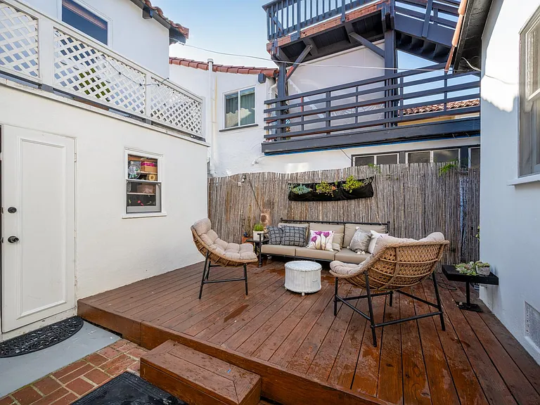 1405 W Bay Ave — Photo 40