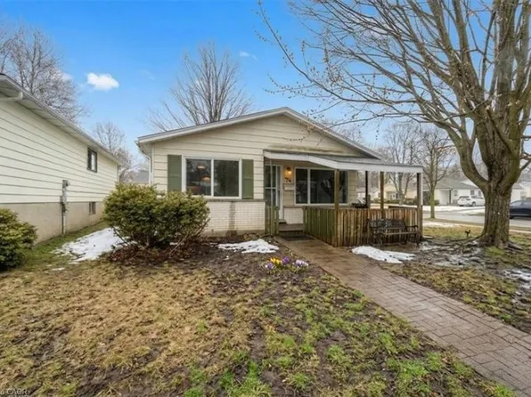 74 Helene Cres, Waterloo, ON N2L 5E5