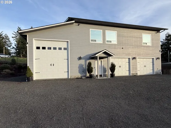788 Patrick Ave, Coos Bay, OR 97420