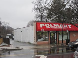 1649 Great Neck Rd, Copiague, NY 11726