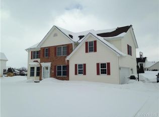 4575 Ridgeview Dr S, North Tonawanda, NY 14120