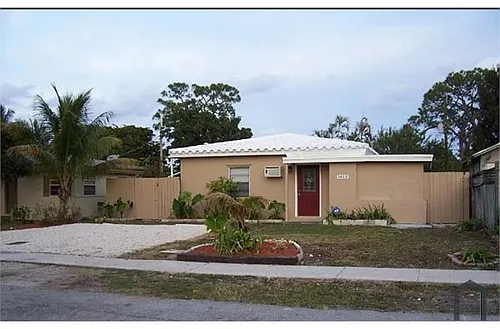 1412 NW 3rd Ave Photo 1