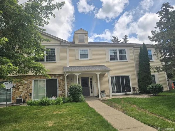 833 Bloomfield Village Blvd APT C, Auburn Hills, MI 48326