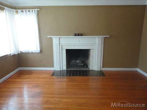 5th image of 2914 Gardner Ave