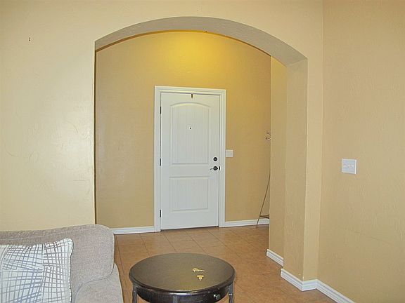 4th image of 4802 Lakeshore Dr