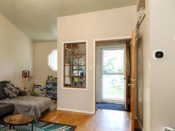 4th image of 272 E 2nd Ave S