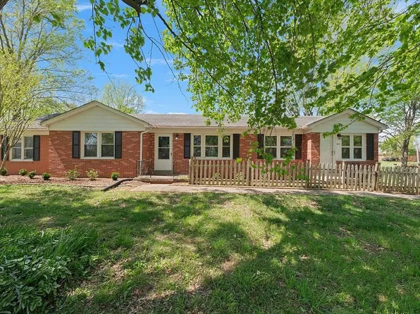 225 Maplemere Ave, Bowling Green, KY 42103
