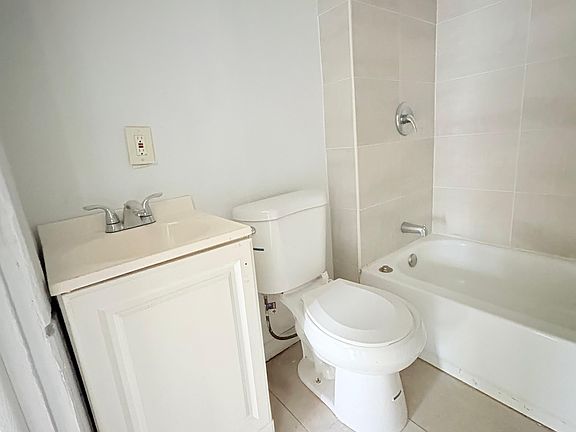 4th image of 75 Sanford Ave #2B