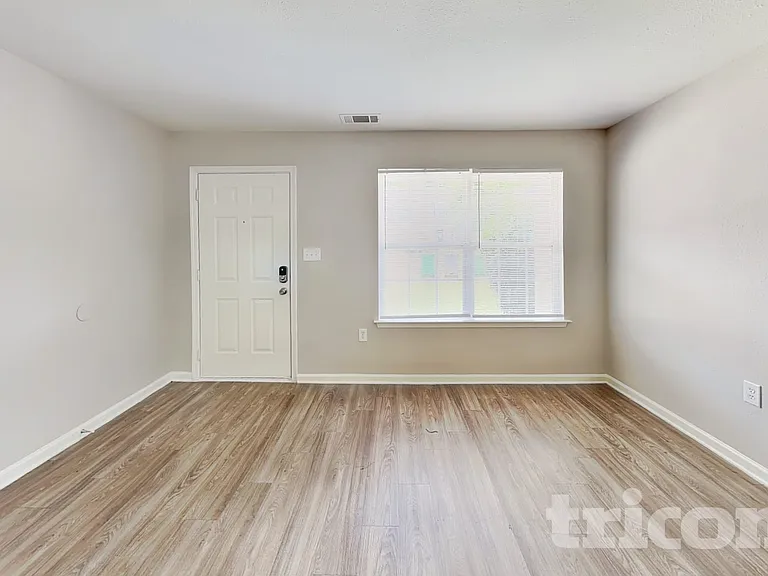 2216 Gooseberry Rd — Photo 2