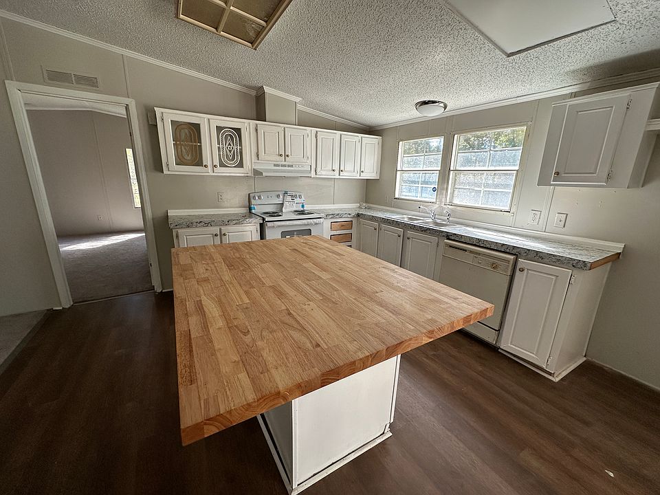 1st image of 132 Sean Ln