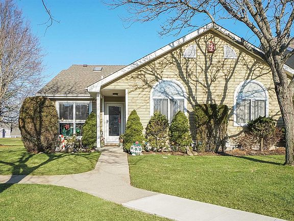 2nd image of 61 Eric Dr