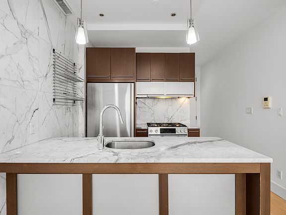 4th image of 200 16th St APT 3D