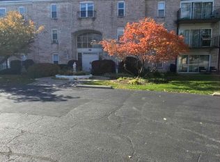 5001 Carriageway Dr APT 308, Rolling Meadows, IL 60008