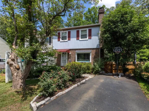 2416 Whitney Ct, Charlottesville, VA 22911