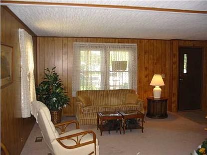 4th image of 633 Dede Dr