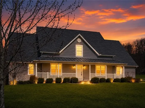 2435 Freedom Ln, Zanesville, OH 43701
