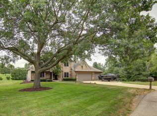 1308 Bradley Ct, Sterling, IL 61081