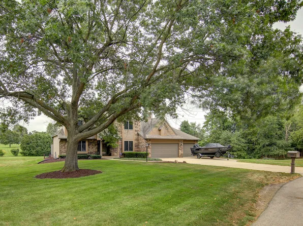1308 Bradley Ct, Sterling, IL 61081