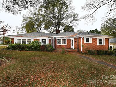 350 S Main Ave, Newton, NC, 28658