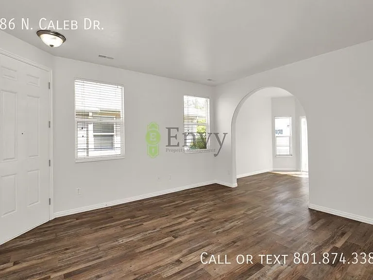 286 N Caleb Dr — Photo 11