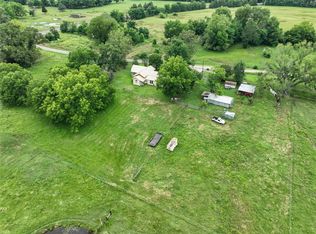 100 County Rd, Bagwell, TX 75412