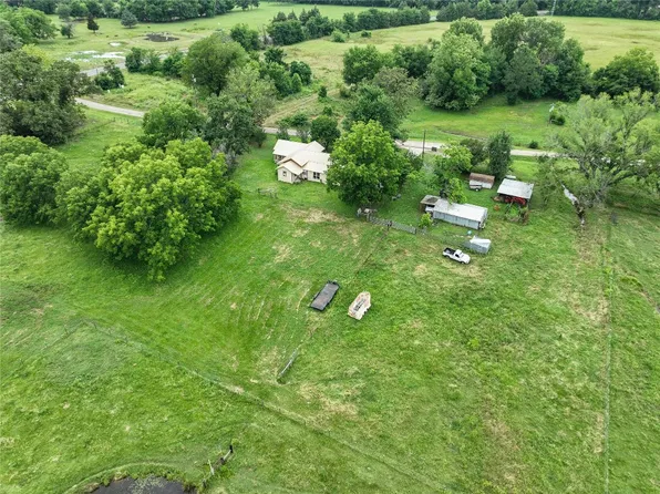 100 County Rd, Bagwell, TX 75412