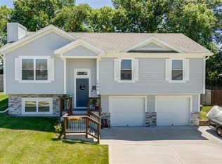1007 Buttercup St, Smithville, MO 64089