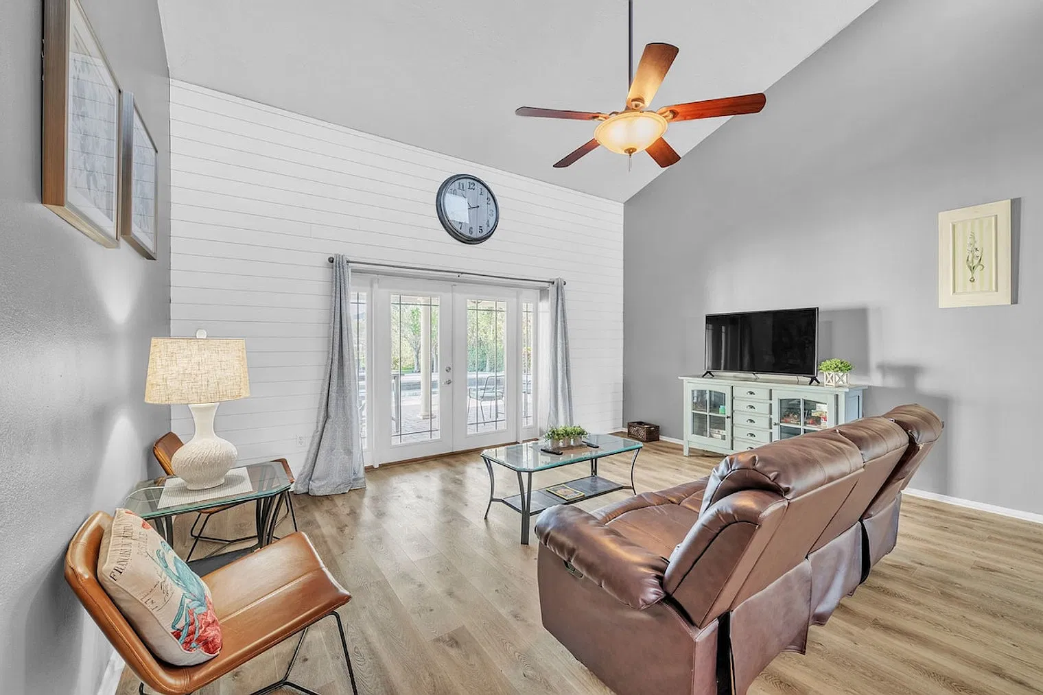 5 bed, 3.0 bath, $12,328 — Photo 2