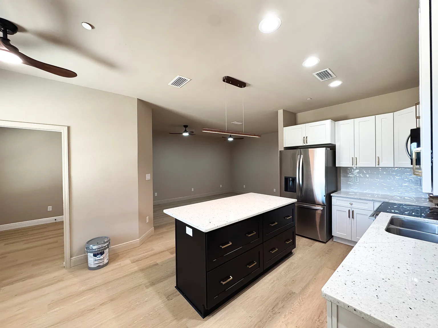 3 bed, $1,800 — Photo 1