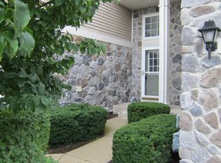 15328 W Pinewood Rd, Lockport, IL 60441