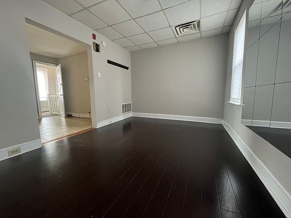 4th image of 1718 Snyder Ave #3