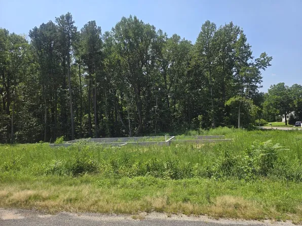 766 S Independence Dr, Montross, VA 22520