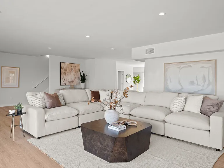 3611 Riviera Dr — Photo 18